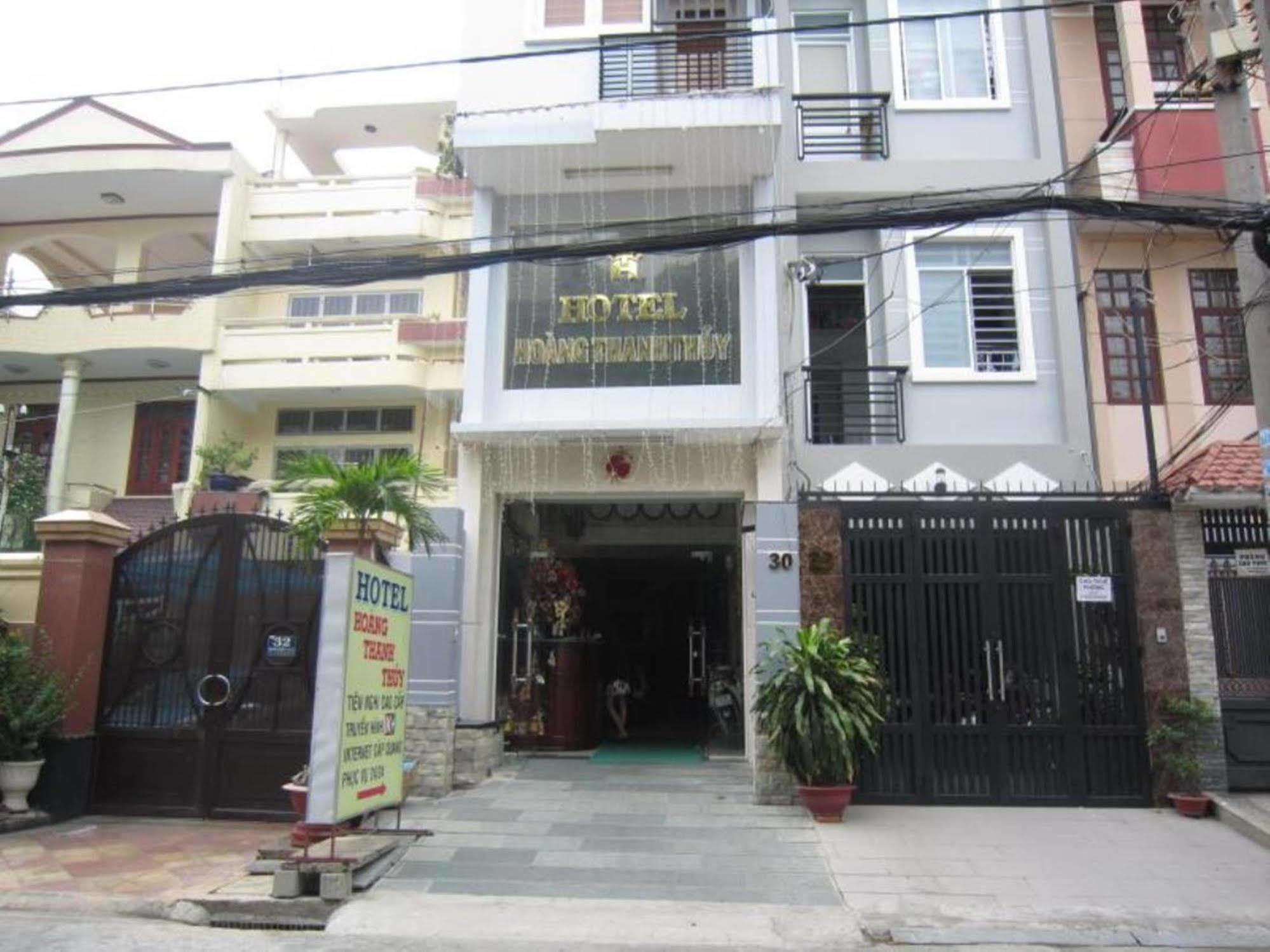 Hoang Thanh Thuy Airport Hotel 1 - Gan Am Thuc Dem Cho Hoang Hoa Tham مدينة هوشي منه المظهر الخارجي الصورة