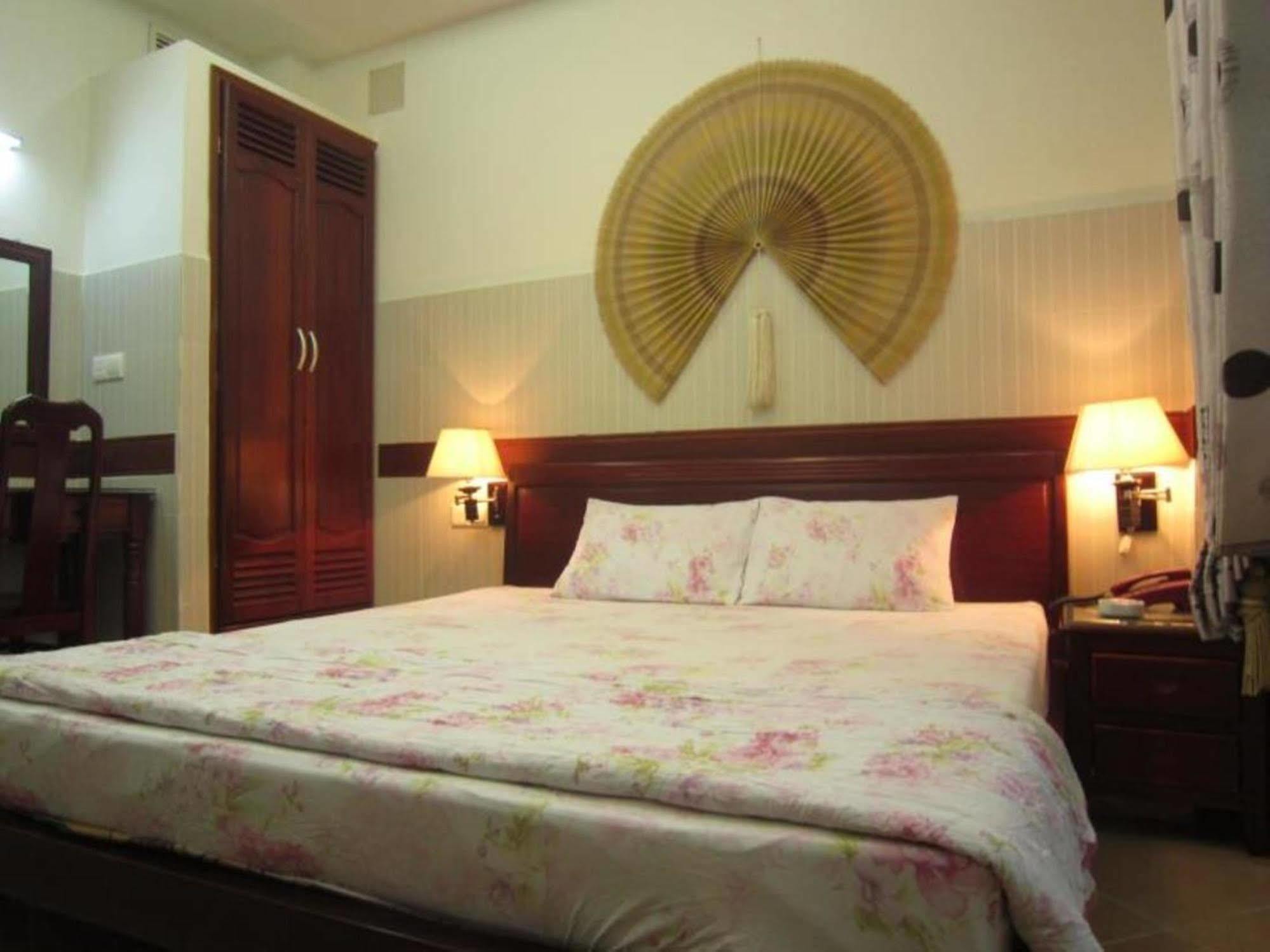 Hoang Thanh Thuy Airport Hotel 1 - Gan Am Thuc Dem Cho Hoang Hoa Tham مدينة هوشي منه المظهر الخارجي الصورة