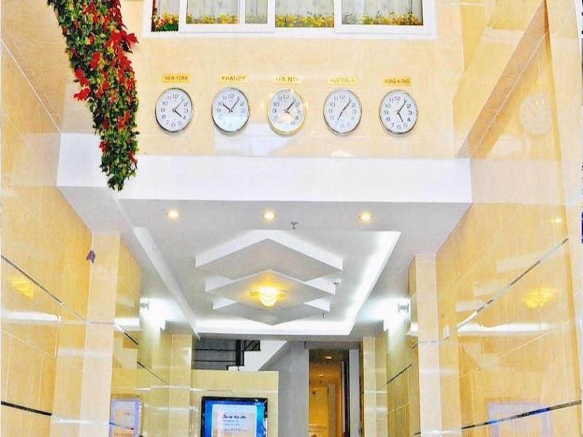Hoang Thanh Thuy Airport Hotel 1 - Gan Am Thuc Dem Cho Hoang Hoa Tham مدينة هوشي منه المظهر الخارجي الصورة