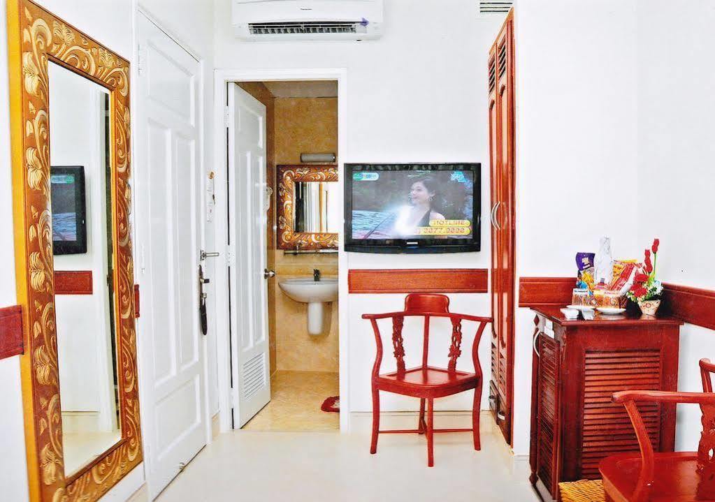 Hoang Thanh Thuy Airport Hotel 1 - Gan Am Thuc Dem Cho Hoang Hoa Tham مدينة هوشي منه المظهر الخارجي الصورة